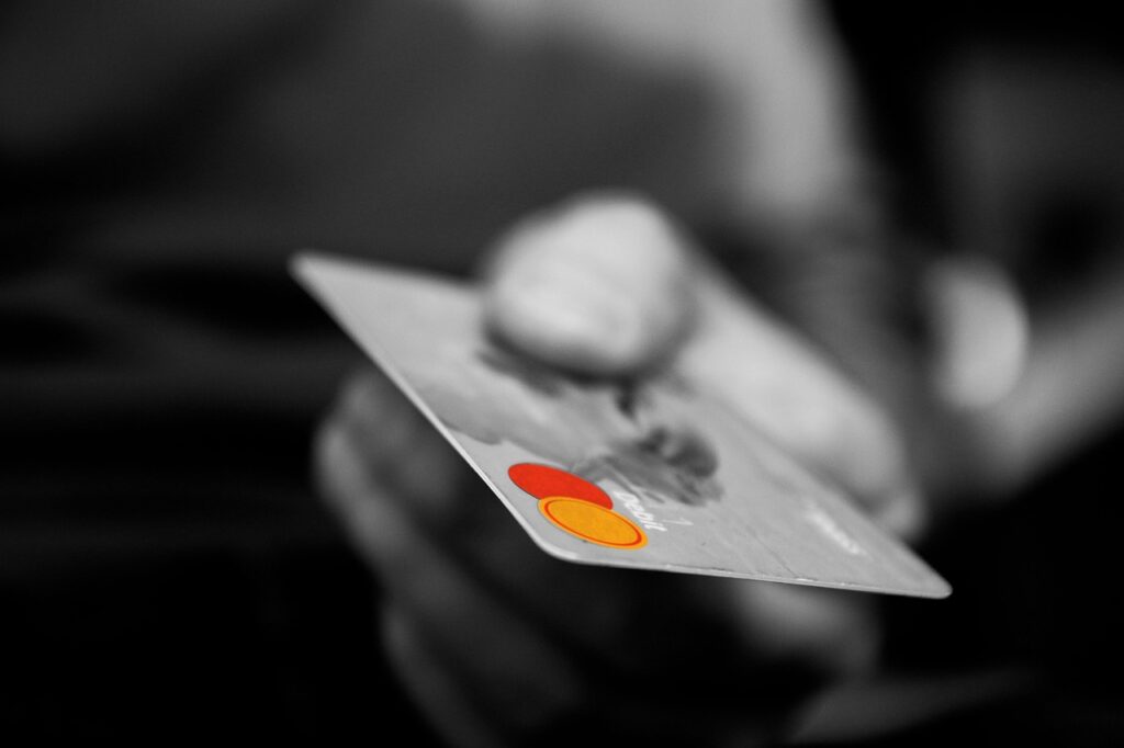 クレジットカードを利用した教育費の賢い管理方法は？