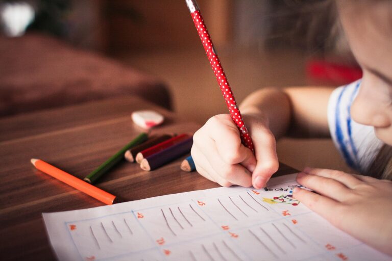 子どもにかかるお金の教育、口コミでわかる実態とは？